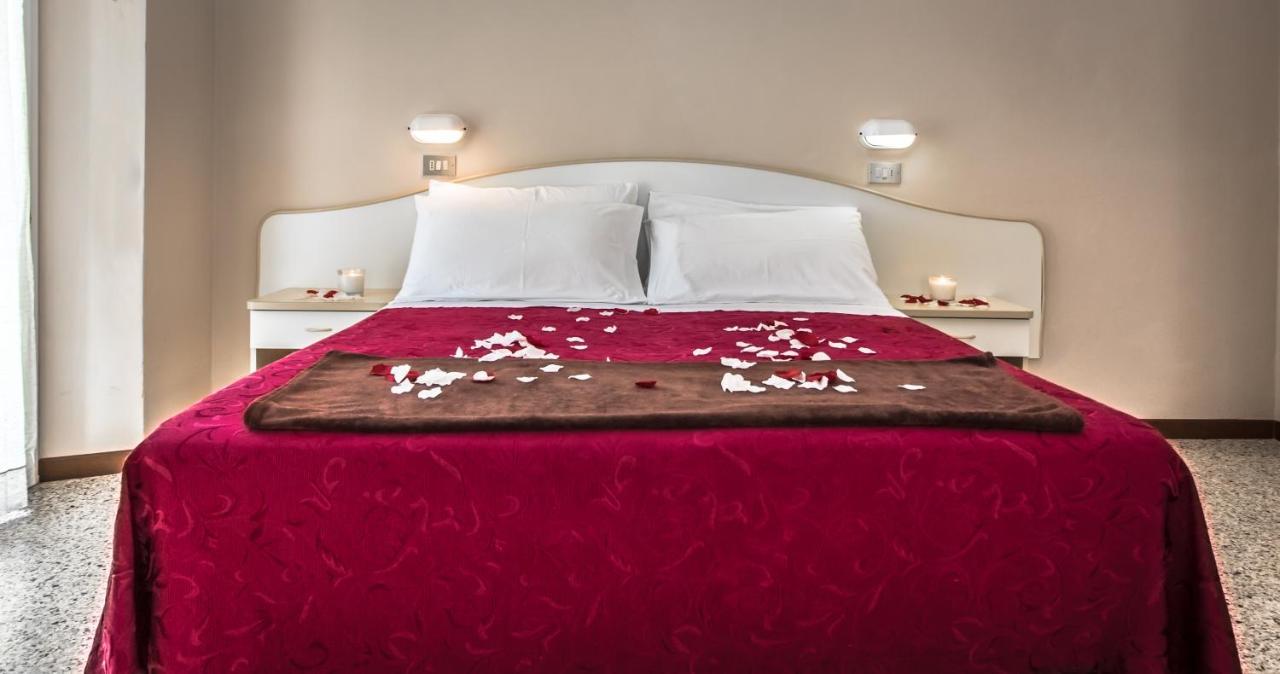 Hotel London Каттоліка Екстер'єр фото