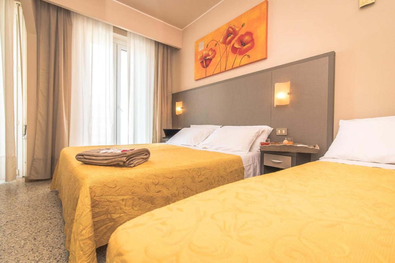 Hotel London Каттоліка Екстер'єр фото