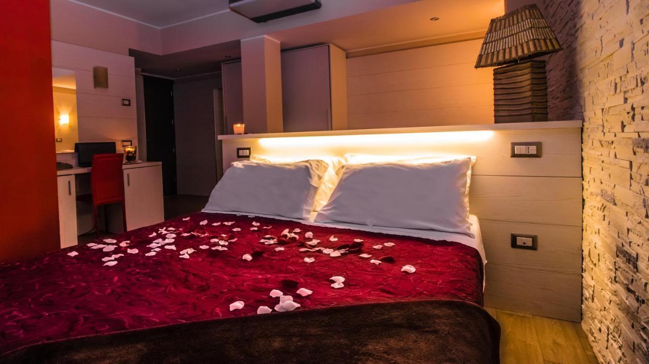 Hotel London Каттоліка Екстер'єр фото