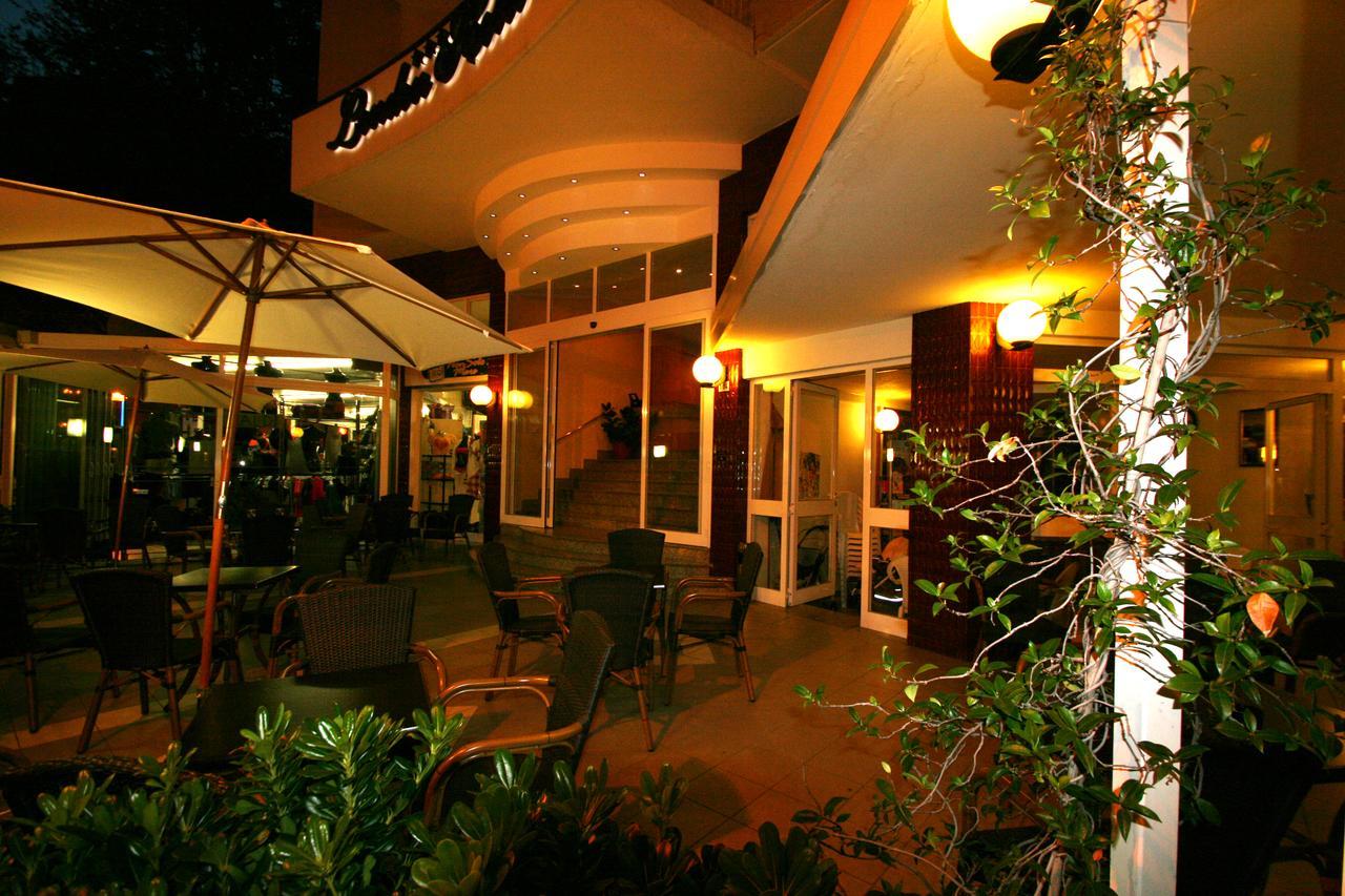 Hotel London Каттоліка Екстер'єр фото